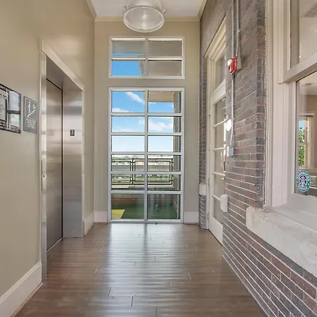 Charming 2 Bedroom Downtown Ft Worth